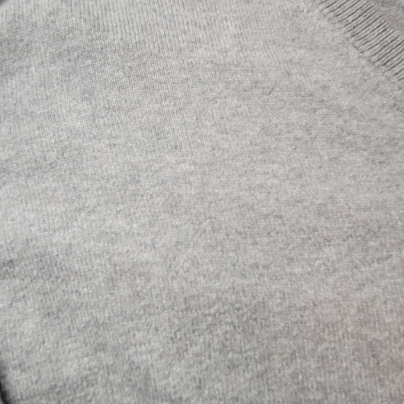 L.L.Bean V-neck Long Sleeve Lightweight Gray Sweater Men Size L - Picture 3 of 3